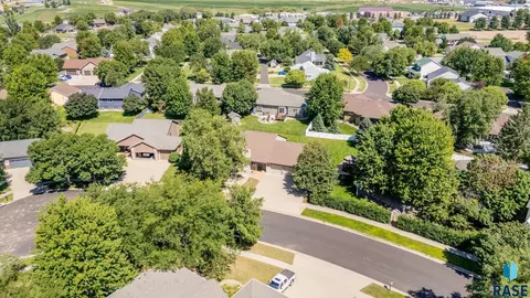 View/Area - 412 E Meadowlark Cir, Brandon, SD 57005 photo 8 of 8