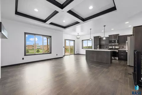 Living - 6709 E 37th St, Sioux Falls, SD 57110 photo 3 of 4