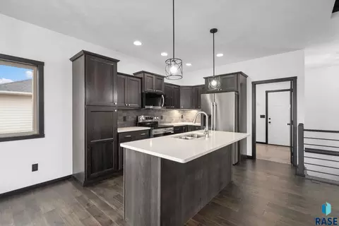 Kitchen - 6709 E 37th St, Sioux Falls, SD 57110 photo 5 of 6