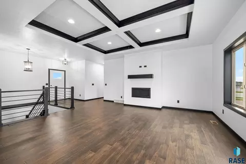 Entry Way - 6709 E 37th St, Sioux Falls, SD 57110 photo 2 of 3