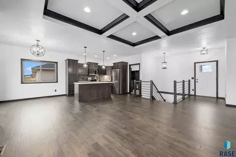 Living - 6709 E 37th St, Sioux Falls, SD 57110 photo 2 of 4