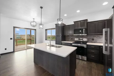 Kitchen - 6709 E 37th St, Sioux Falls, SD 57110 photo 2 of 6