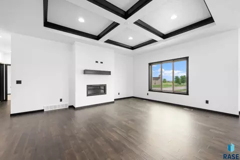 Living - 6709 E 37th St, Sioux Falls, SD 57110 photo 1 of 4
