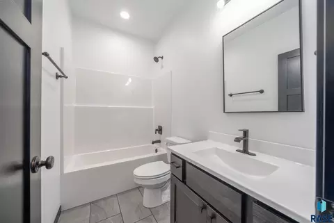 Bath - 6709 E 37th St, Sioux Falls, SD 57110 photo 5 of 9