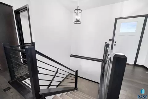 Entry Way - 6709 E 37th St, Sioux Falls, SD 57110 photo 3 of 3