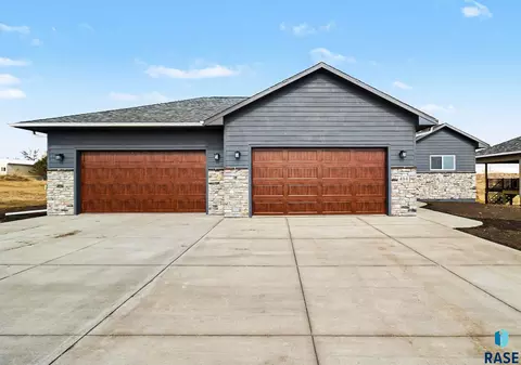 404 E 11th St, Crooks, SD 57020 photo 1