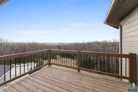 Exterior - 9005 E Torrey Pine Cir, Sioux Falls, SD 57110 photo 3 of 7