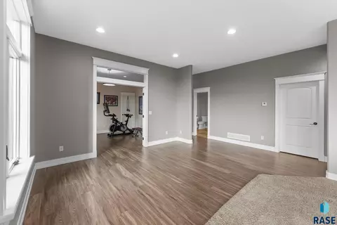 Living - 9005 E Torrey Pine Cir, Sioux Falls, SD 57110 photo 7 of 7