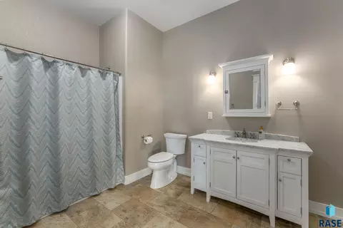 Bath - 9005 E Torrey Pine Cir, Sioux Falls, SD 57110 photo 4 of 4