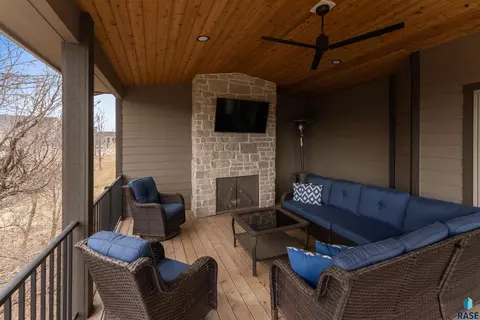 Exterior - 9005 E Torrey Pine Cir, Sioux Falls, SD 57110 photo 2 of 7