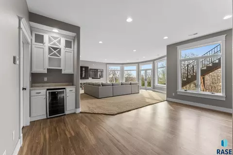 Living - 9005 E Torrey Pine Cir, Sioux Falls, SD 57110 photo 6 of 7