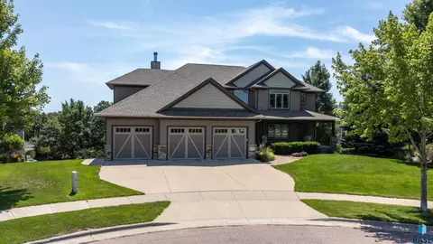Exterior - 9005 E Torrey Pine Cir, Sioux Falls, SD 57110 photo 7 of 7