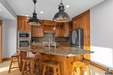 Kitchen - 9005 E Torrey Pine Cir, Sioux Falls, SD 57110 photo 1 of 4