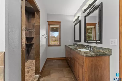 Bath - 9005 E Torrey Pine Cir, Sioux Falls, SD 57110 photo 1 of 4