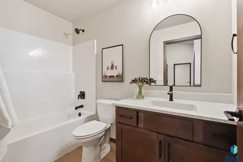 Bath - 1425 N Mae Pl, Tea, SD 57064 photo 1 of 3