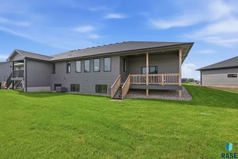 Exterior - 1425 N Mae Pl, Tea, SD 57064 photo 1 of 1