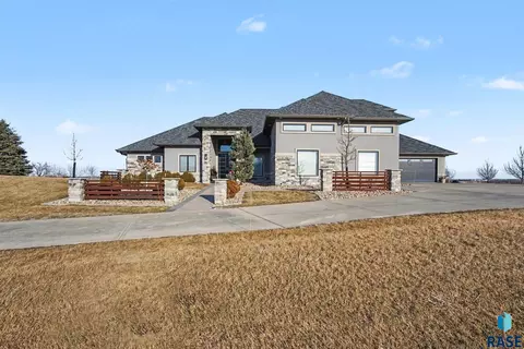 8800 N Kiwanis Ave, Sioux Falls, SD 57107