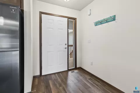 Entry Way - Dorian Dr, Yankton, SD 57078 photo 1 of 1