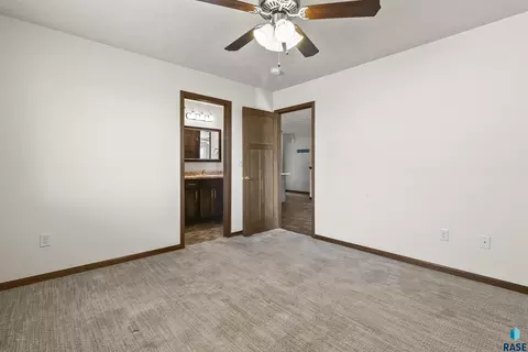 Bedroom - Dorian Dr, Yankton, SD 57078 photo 1 of 4