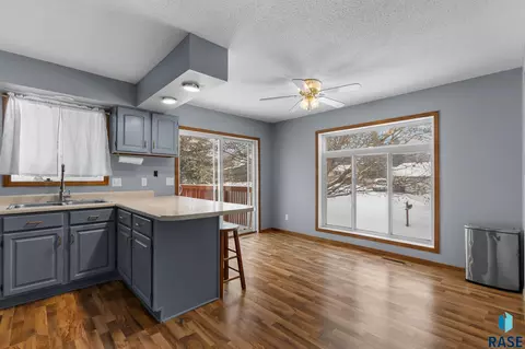 409 E 7th St, Crooks, SD 57020 photo 2