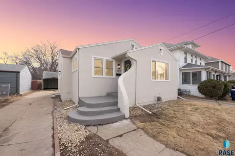 707 W 13th St, Sioux Falls, SD 57104