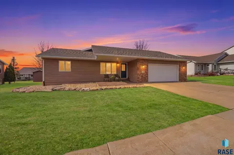 1307 Clark Ave, Dell Rapids, SD 57022