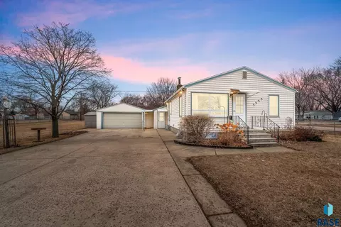 3333 N 7th Ave, Sioux Falls, SD 57104