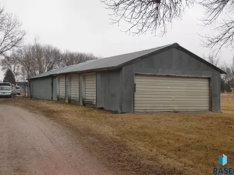 407 S Orleans Ave, Dell Rapids, SD 57022