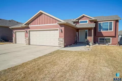 3504 E Chatham St, Sioux Falls, SD 57108