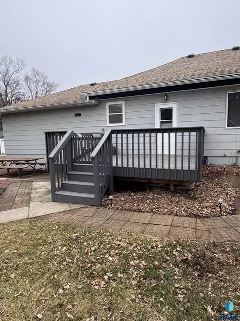 Exterior - 813 E Center St, Madison, SD 57042 photo 3 of 4
