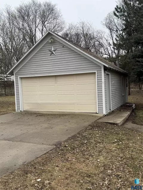 Other - 813 E Center St, Madison, SD 57042 photo 5 of 17