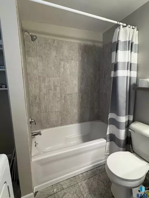 Bath - 813 E Center St, Madison, SD 57042 photo 4 of 5