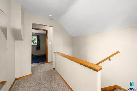 Entry Way - 511 E 3rd St, Dell Rapids, SD 57022 photo 4 of 4