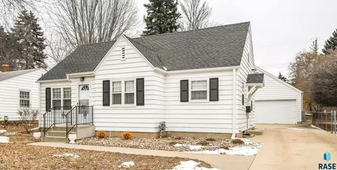 2520 S Center Ave, Sioux Falls, SD 57105