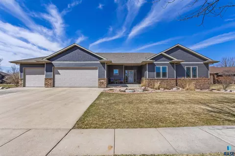 2029 S Abbeystone Ct, Sioux Falls, SD 57110