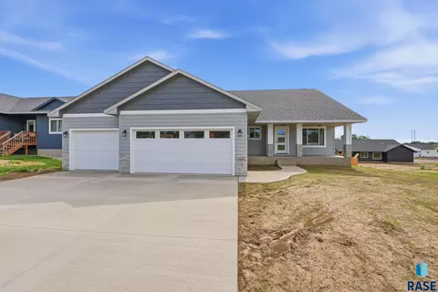 608 N Yankee Ave, Sioux Falls, SD 57110