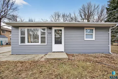 109 S Columbia St, Harrisburg, SD 57032