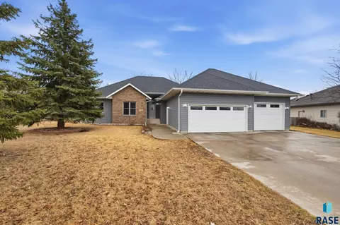 7505 W 15th St, Sioux Falls, SD 57106