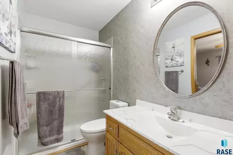 Bath - 5008 E Centennial Ln, Sioux Falls, SD 57110 photo 1 of 2