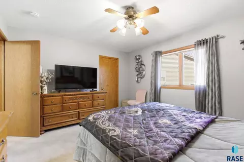 Bedroom - 5008 E Centennial Ln, Sioux Falls, SD 57110 photo 4 of 15