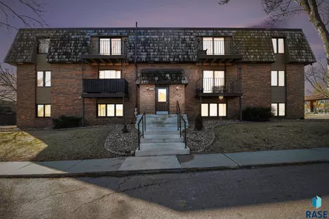3704 Terry Ave #103, Sioux Falls, SD 57106