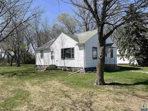 Exterior - 1665 31st St, Ellsworth, MN 56129 photo 2 of 4
