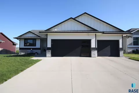 1116 N Archer Dr, Sioux Falls, SD 57103