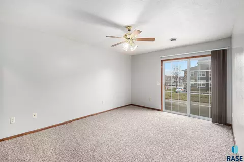 410 N 9th Ave, Brandon, SD 57005 photo 17
