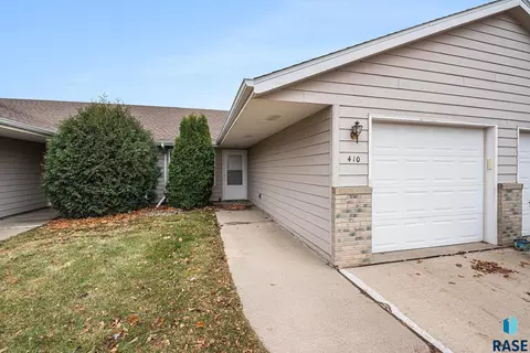 410 N 9th Ave, Brandon, SD 57005 photo 2