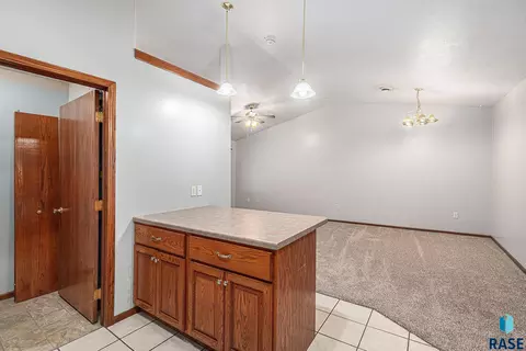 410 N 9th Ave, Brandon, SD 57005 photo 8