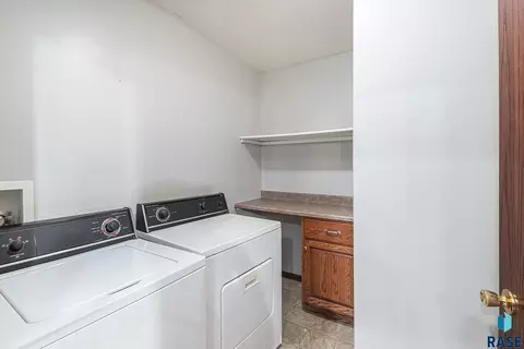 410 N 9th Ave, Brandon, SD 57005 photo 12