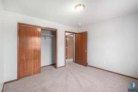 410 N 9th Ave, Brandon, SD 57005 photo 16