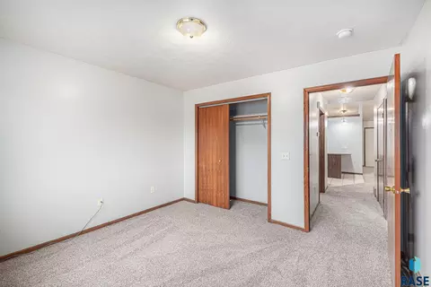 410 N 9th Ave, Brandon, SD 57005 photo 15