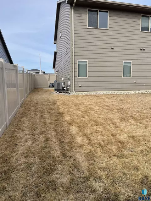 Exterior - 115 E Ivy Rd, Tea, SD 57064 photo 3 of 5